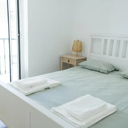 Апартаменти Stylish & Quite Flat In Centre - Cais Do Sodre