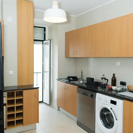 Stylish & Quite Flat In Centre - Cais Do Sodre * Лісабон